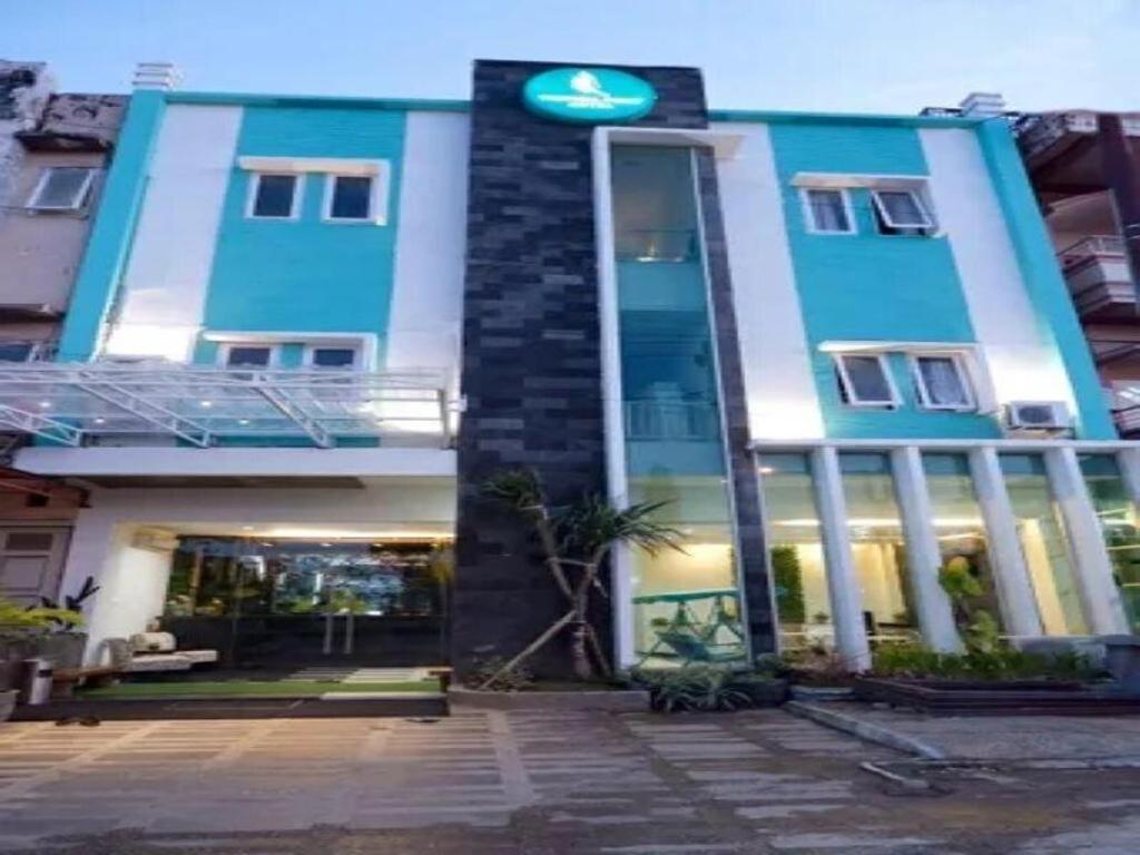 Hotel Tropical Point Syariah 2*